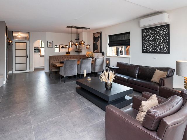 Fazant 68, Ridderkerk