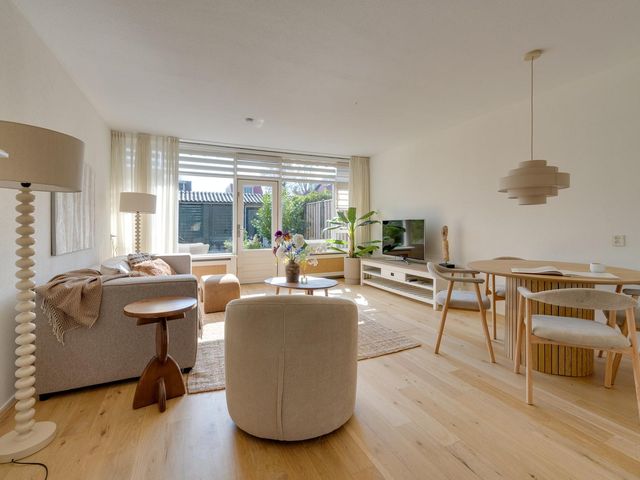 De Vennen 38, Weesp