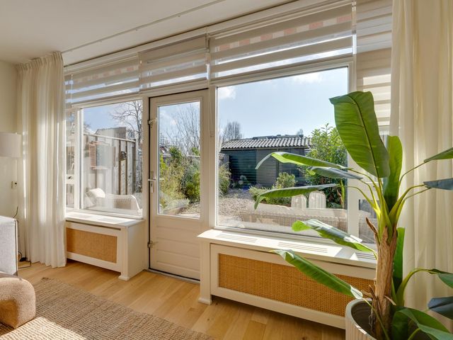 De Vennen 38, Weesp