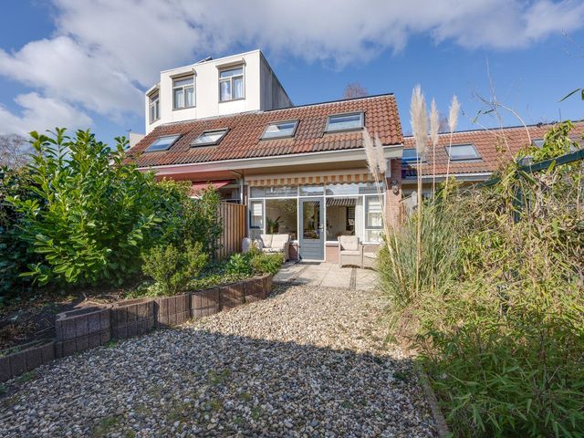 De Vennen 38, Weesp