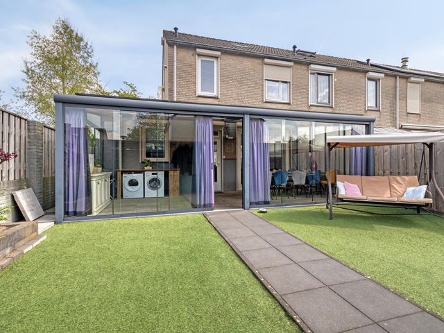 Hazenberg 16, Roosendaal