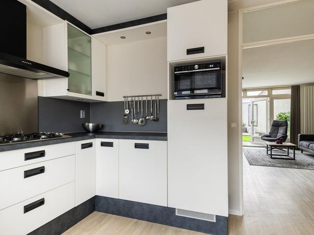 Smaragd 23, Hoorn