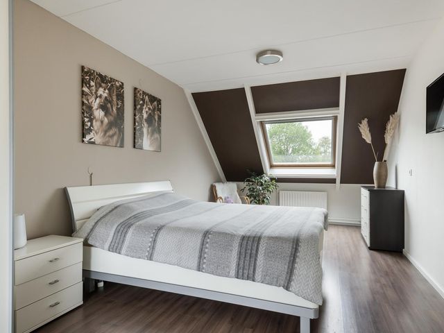 Smaragd 23, Hoorn