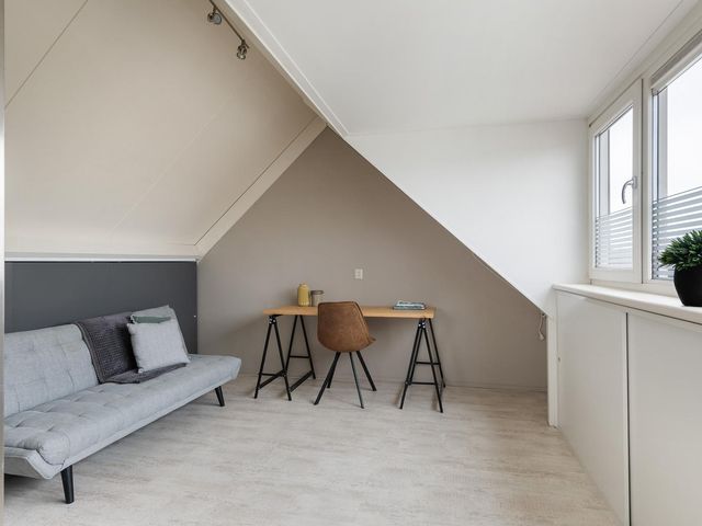 Smaragd 23, Hoorn
