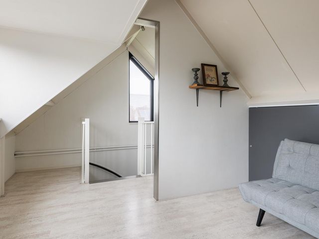 Smaragd 23, Hoorn