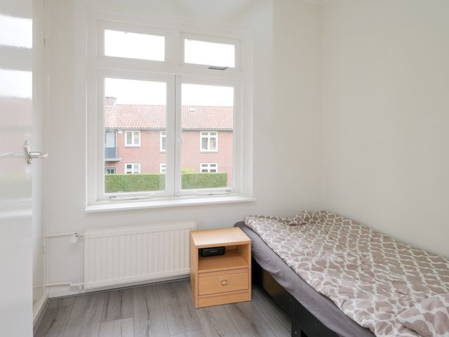 Resedastraat 11 1, Hengelo