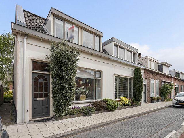 Naaldwijkseweg 156, 's-Gravenzande