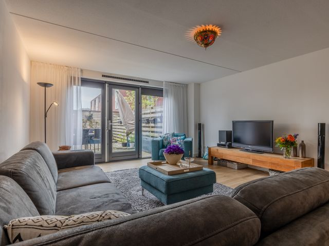 Burg Jhr Q v Uffordln 469, Apeldoorn