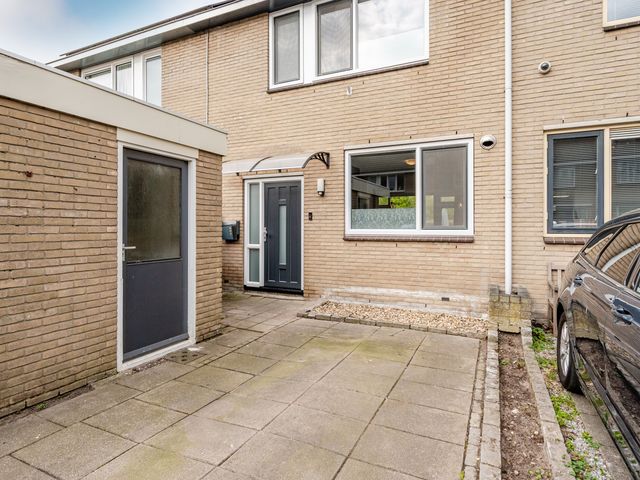 Zwartezeestraat 37, Lelystad