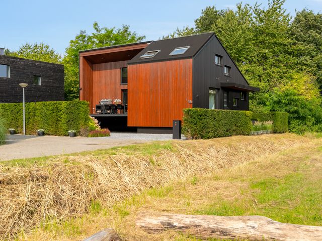 De Eenvoud 15, Almere