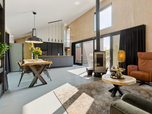 De Eenvoud 15, Almere