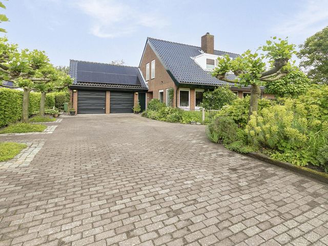 Lijster 24, Maasdam