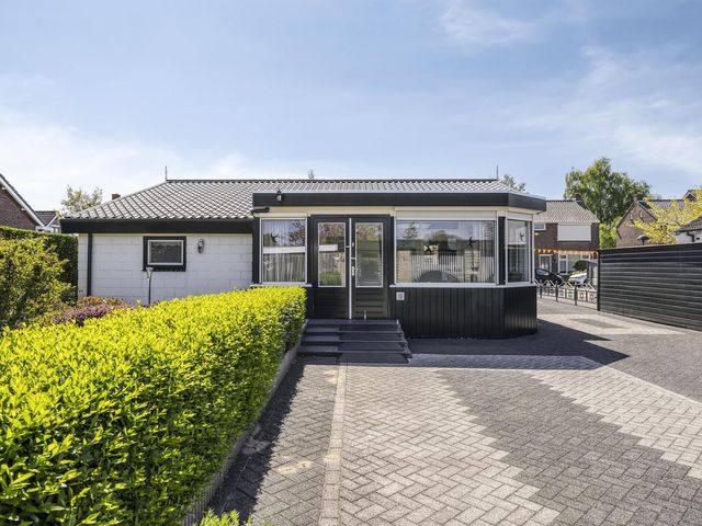 Ambachtsstraat 55, 'S-Gravenpolder