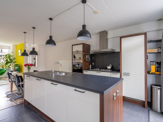 Phia Berghoutlaan 29, Oegstgeest