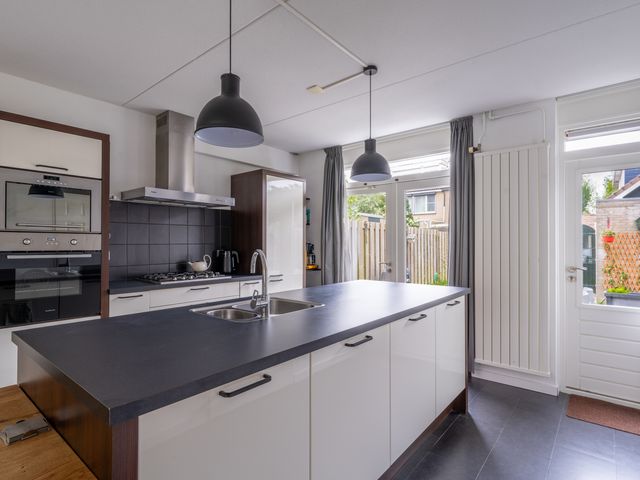 Phia Berghoutlaan 29, Oegstgeest