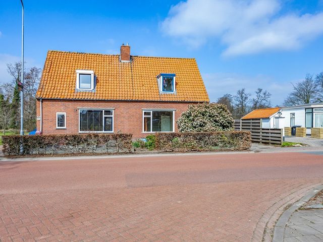 Hoofdstraat 215, Oostwold