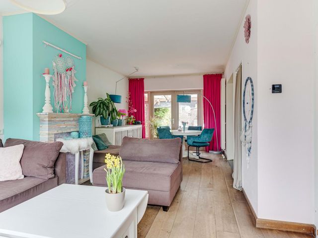 Leliestraat 1, Waarland