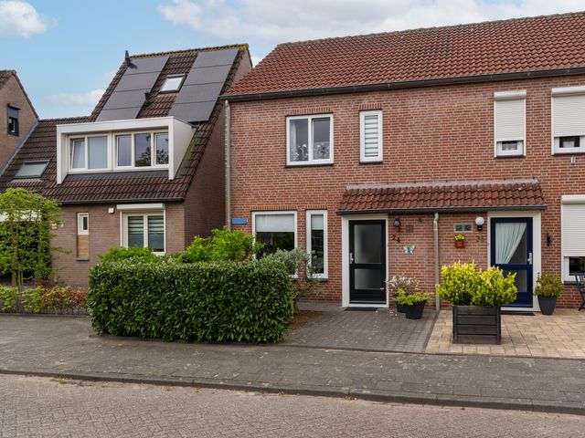 Lijster 24, Sprang-Capelle