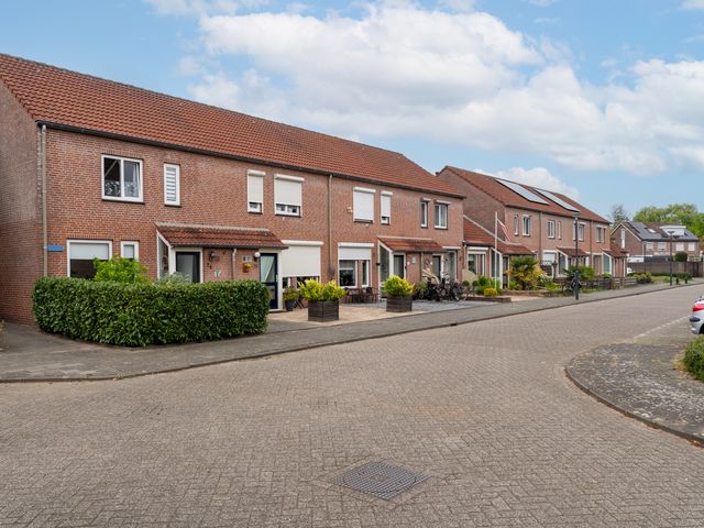 Lijster 24, Sprang-Capelle