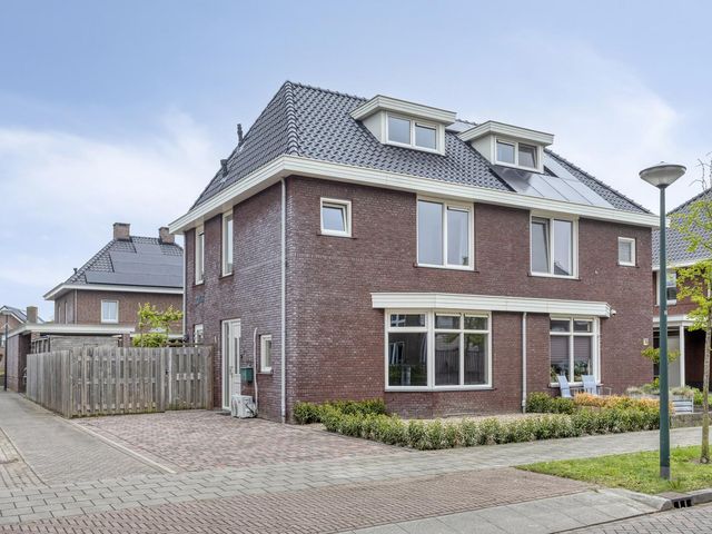 Den Oven 37, Geffen