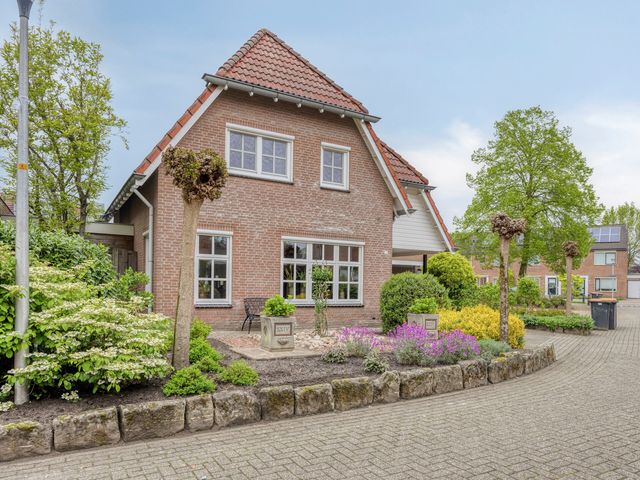 Mertenshof 2, Weerselo