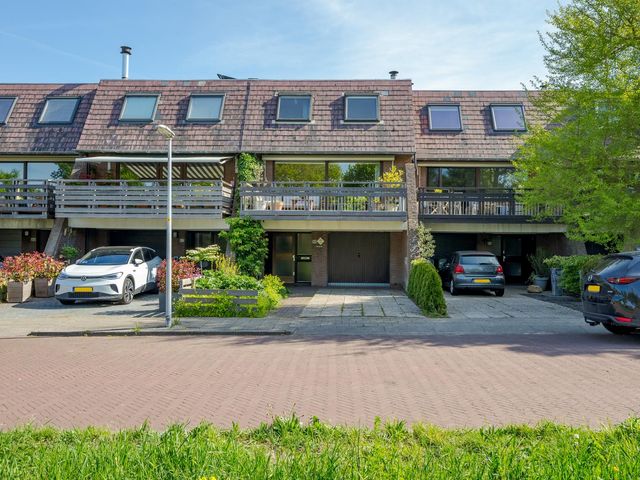 Papelaan-West 160, Voorschoten