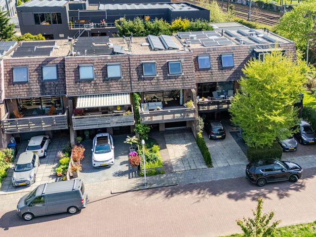 Papelaan-West 160, Voorschoten