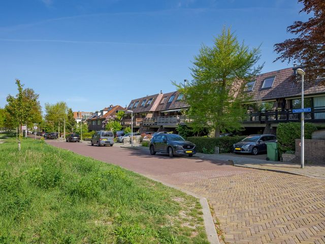 Papelaan-West 160, Voorschoten