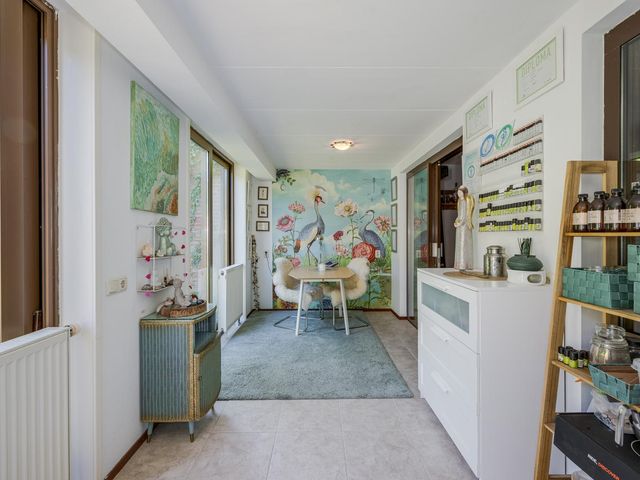 Papelaan-West 160, Voorschoten