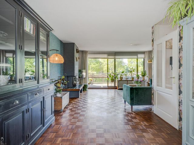 Papelaan-West 160, Voorschoten