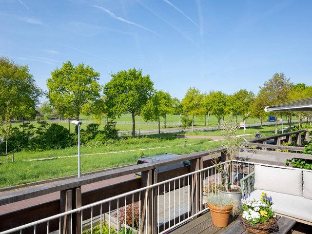 Papelaan-West 160, Voorschoten