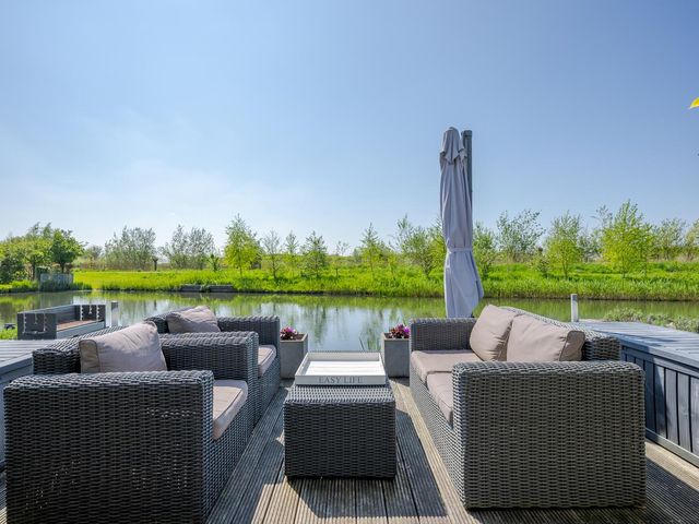 Ter Lips 99, Voorschoten