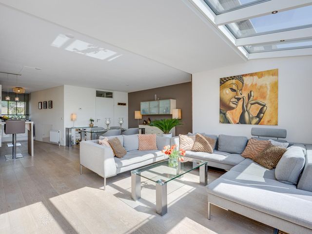 Ter Lips 99, Voorschoten
