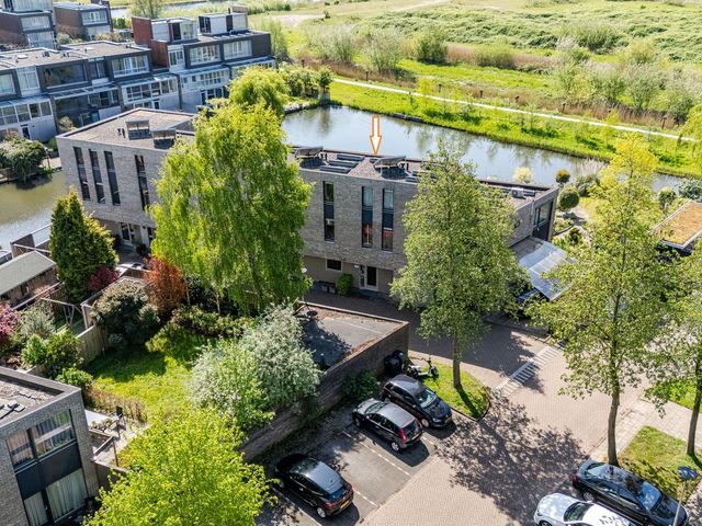 Ter Lips 99, Voorschoten