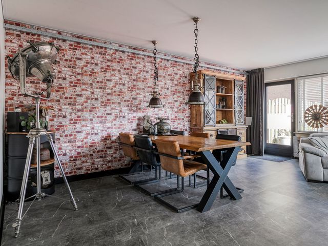 Zuideinde 18, Dinteloord
