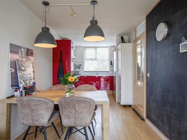 Pater Witteplein 15, Den Burg