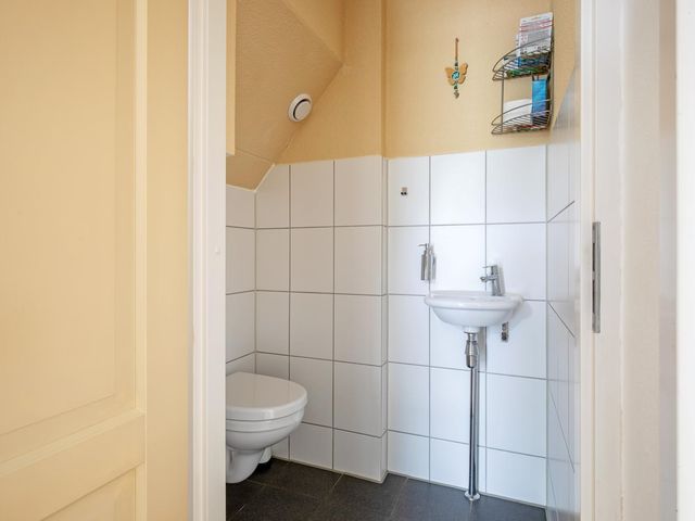 Pater Witteplein 15, Den Burg