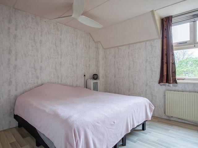 Pater Witteplein 15, Den Burg