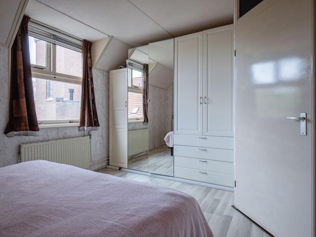 Pater Witteplein 15, Den Burg