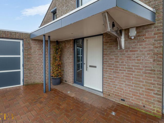 Dotterbloemstraat 26, Reuver