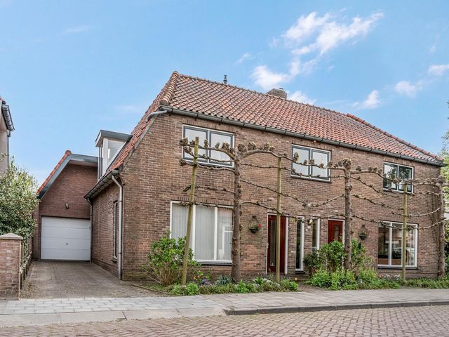 Kerkstraat 24, Zetten