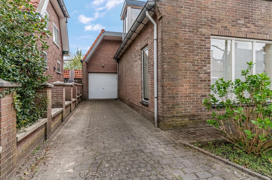 Kerkstraat 24