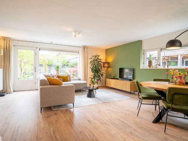 Bitterzoetlaan 9, Enschede