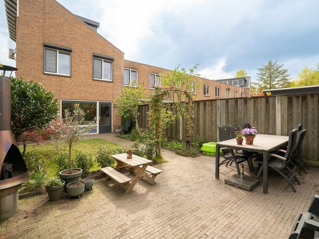 Bitterzoetlaan 9, Enschede