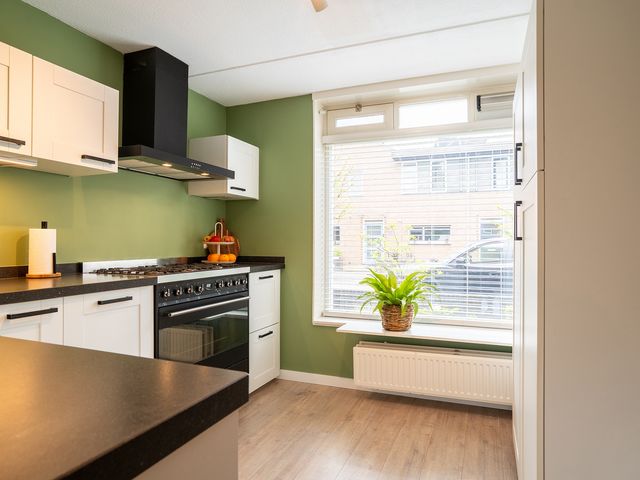 Bitterzoetlaan 9, Enschede