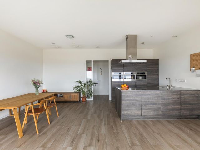 Van der Hoevenplein 133, Rotterdam