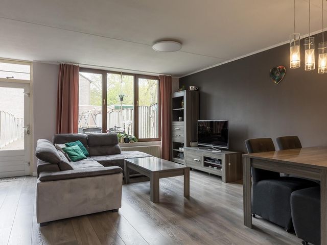 Hollandhof 83, Helmond