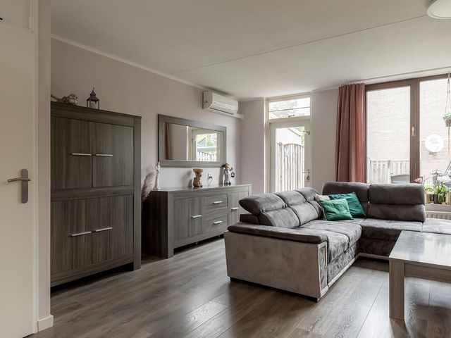 Hollandhof 83, Helmond