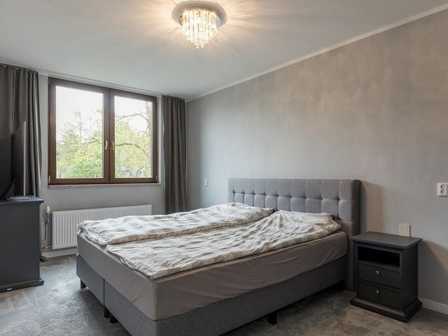 Hollandhof 83, Helmond