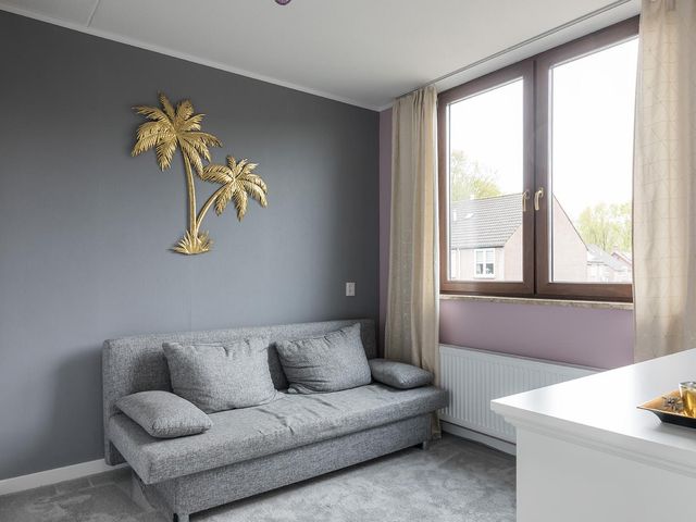 Hollandhof 83, Helmond